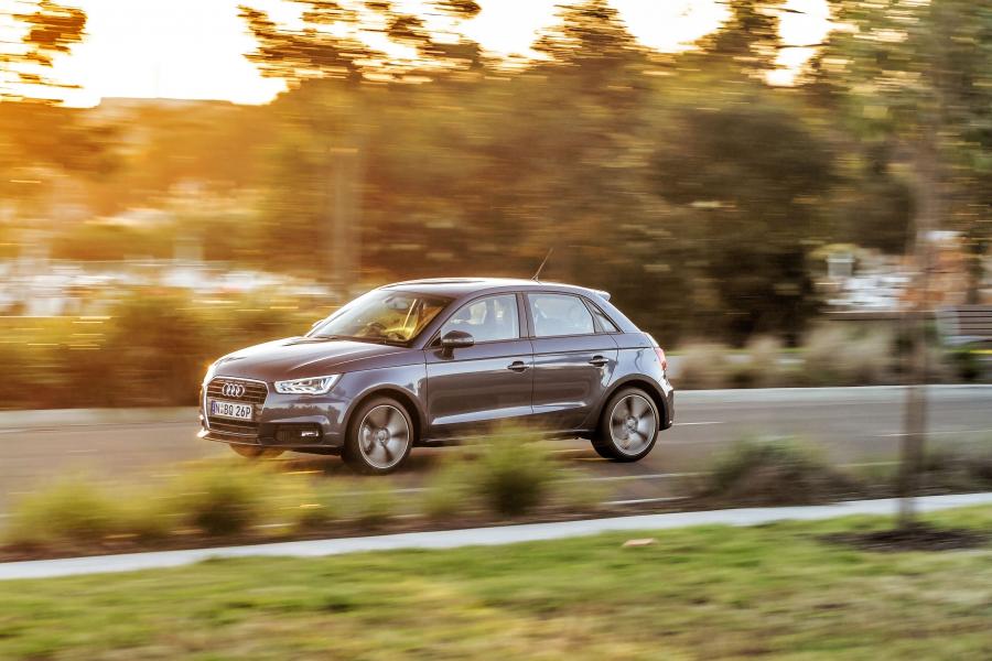  Audi A1 Sportback TFSI (8X) 2015 года  (AU) (фото 2 из 26)